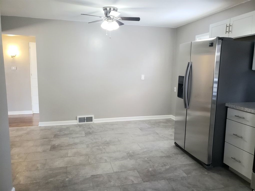3614 Herrmann Road Evansville, IN 47711 - Photo 5 of 10 Gallery Image 5