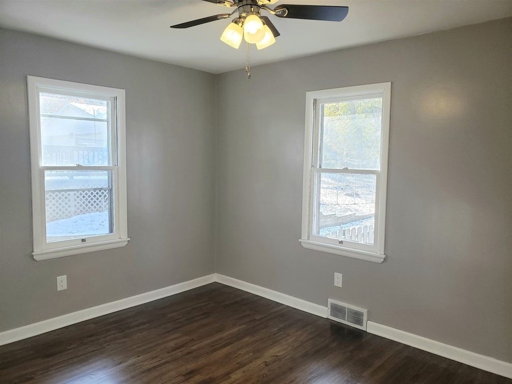 3614 Herrmann Road Evansville, IN 47711 - Photo 8 of 10 Gallery Image 8