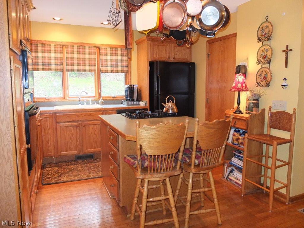 5101 Summitview Circle Northwest Canton, OH 44708 - Photo 5 of 24 Lovely kitchen with Kraftmaid cabinets.