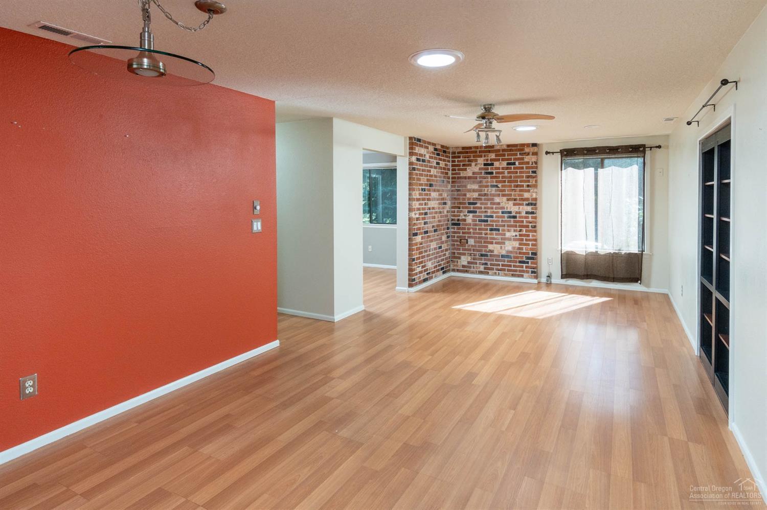 20436 Whistle Punk Road Bend, OR 97702 - Photo 13 of 20 Gallery Image 13