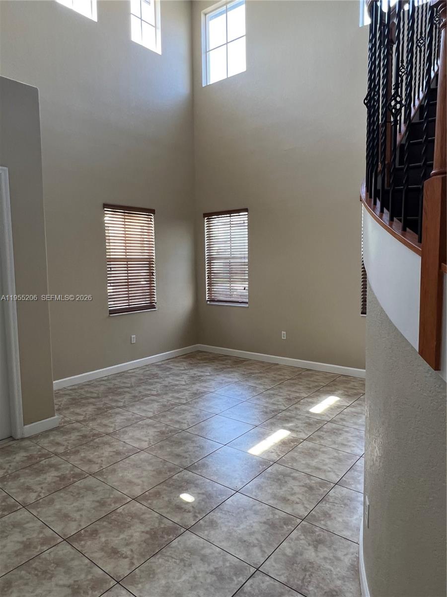 15389 Southwest 90th Terrace Miami, FL 33196 - Photo 8 of 67