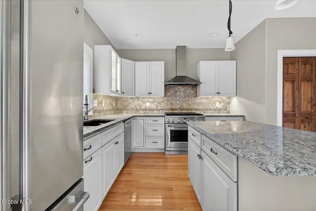 $575,000 | 18 Lakepointe Way, Saratoga Springs, NY 12866