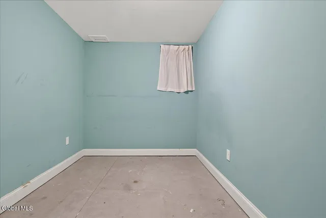 $575,000 | 18 Lakepointe Way, Saratoga Springs, NY 12866