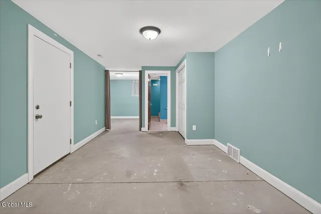 $575,000 | 18 Lakepointe Way, Saratoga Springs, NY 12866