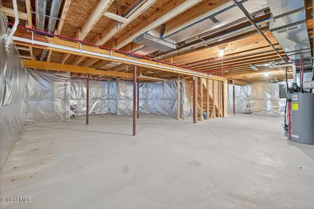 $575,000 | 18 Lakepointe Way, Saratoga Springs, NY 12866