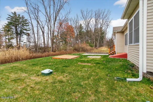 $575,000 | 18 Lakepointe Way, Saratoga Springs, NY 12866