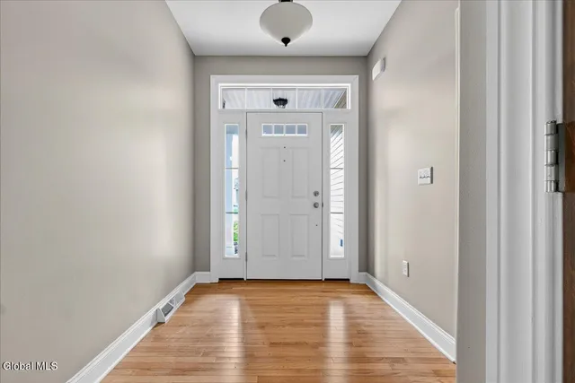 $575,000 | 18 Lakepointe Way, Saratoga Springs, NY 12866