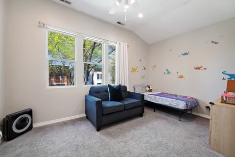 $4,900 | 1923 West Erie Street, Chicago, IL 60622