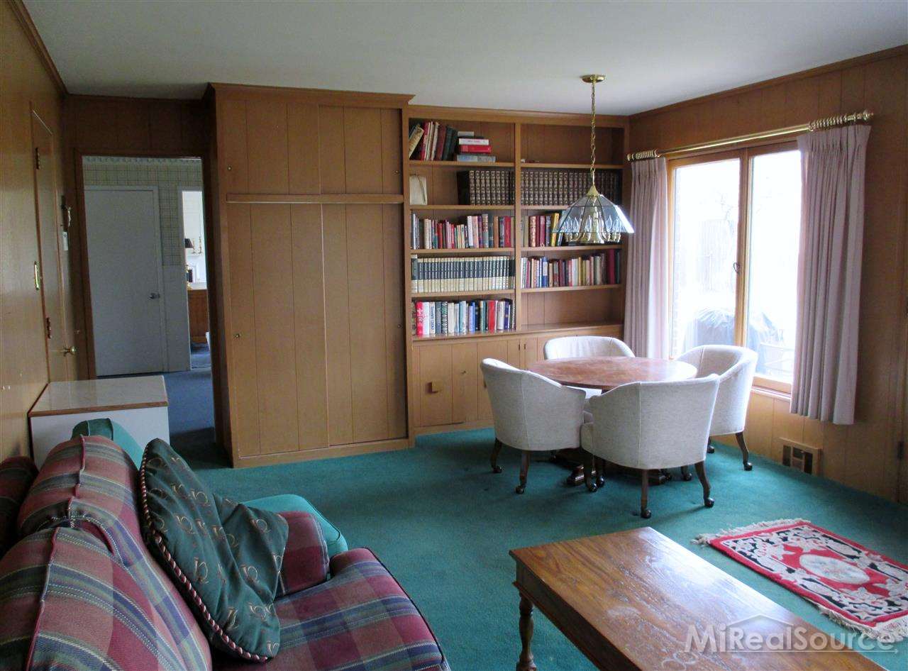 578 Thorntree Road Grosse Pointe, MI 48236 - Photo 10 of 21 31189235-9.JPG