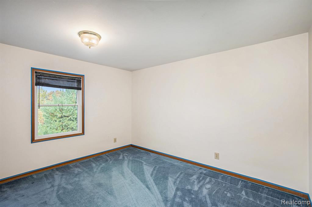 5489 Cade Road Imlay City, MI 48444 - Photo 20 of 29