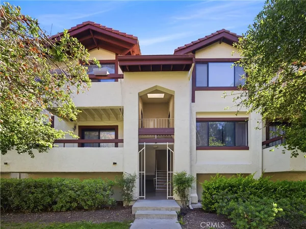 $369,950 | 18168 West Sundowner Way, Unit 1016, Canyon Country, CA 91387