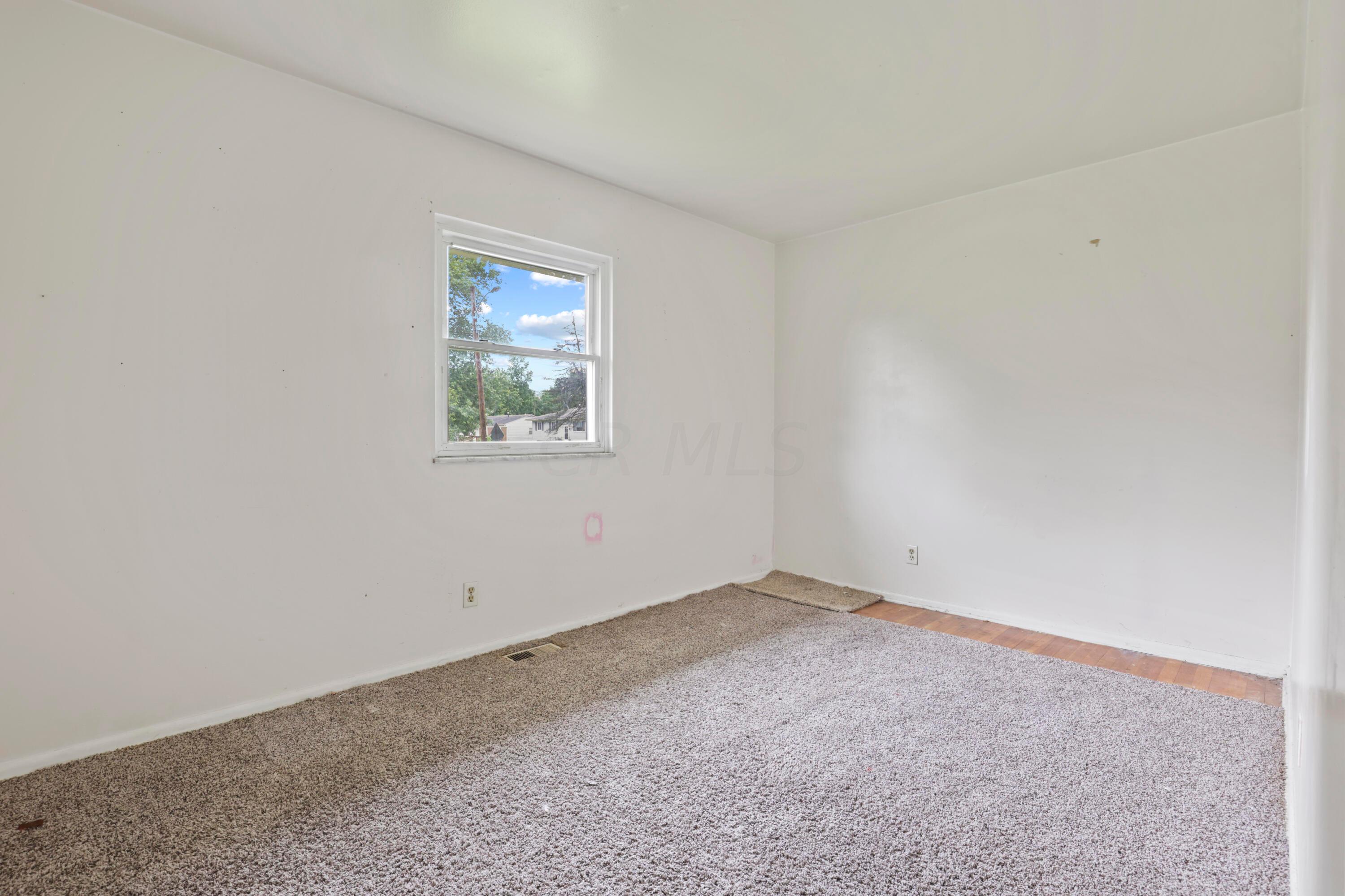 5044 Rotherham Road Columbus, OH 43232 - Photo 22 of 43 0N4A4191