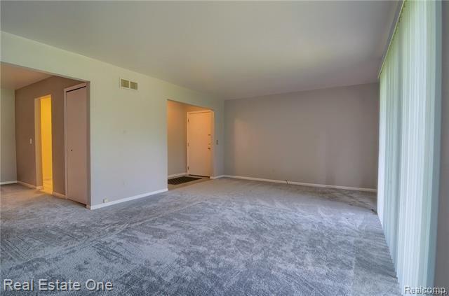 29606 Middlebelt Road Farmington, MI 48334 - Photo 4 of 22