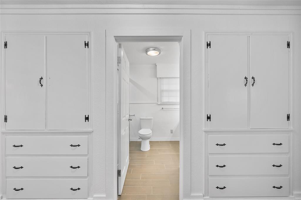 903 Lynn Street Bonham, TX 75418 - Photo 13 of 29 a view of a bathroom