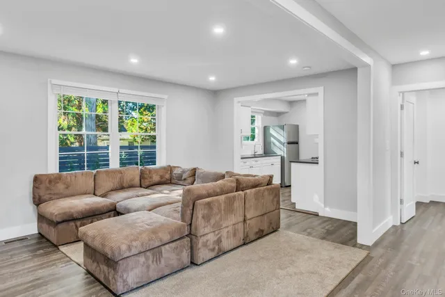 $1,175,000 | 2 Roosevelt Street, Bayville, NY 11709