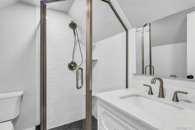 $1,175,000 | 2 Roosevelt Street, Bayville, NY 11709