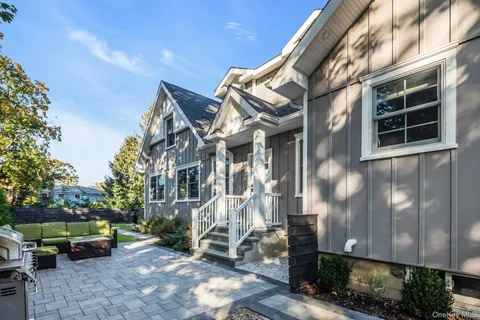 $1,175,000 | 2 Roosevelt Street, Bayville, NY 11709