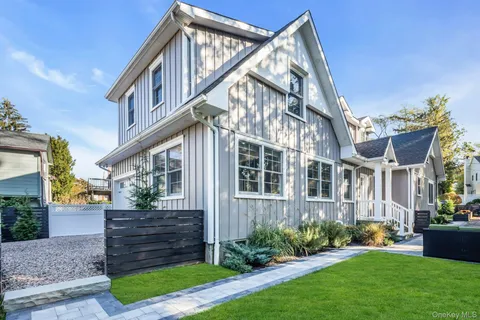 $1,175,000 | 2 Roosevelt Street, Bayville, NY 11709