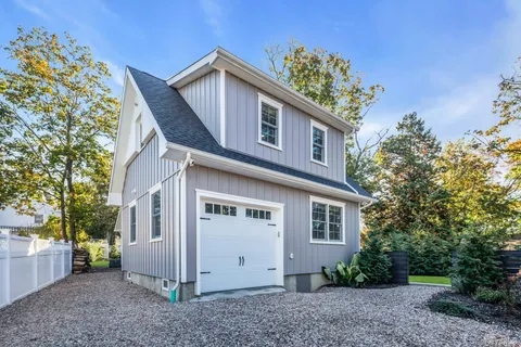 $1,175,000 | 2 Roosevelt Street, Bayville, NY 11709