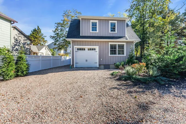 $1,175,000 | 2 Roosevelt Street, Bayville, NY 11709