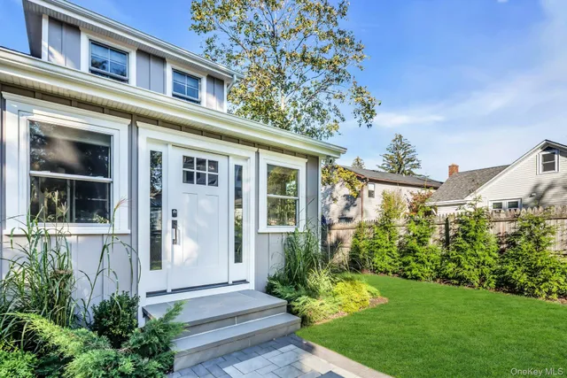 $1,175,000 | 2 Roosevelt Street, Bayville, NY 11709