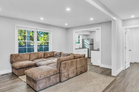 $1,175,000 | 2 Roosevelt Street, Bayville, NY 11709