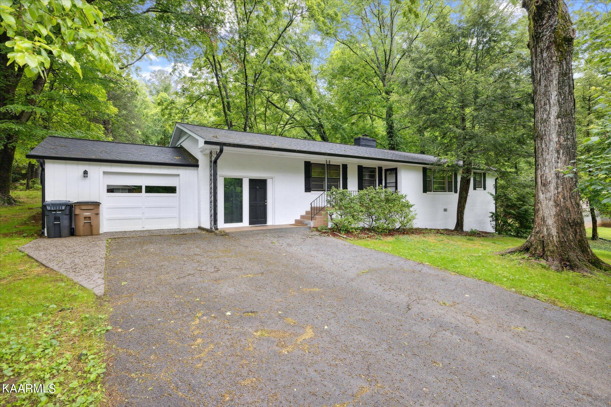 5821 Briercliff Road Knoxville, TN 37918 - Photo 1 of 25 01-IMG_0001