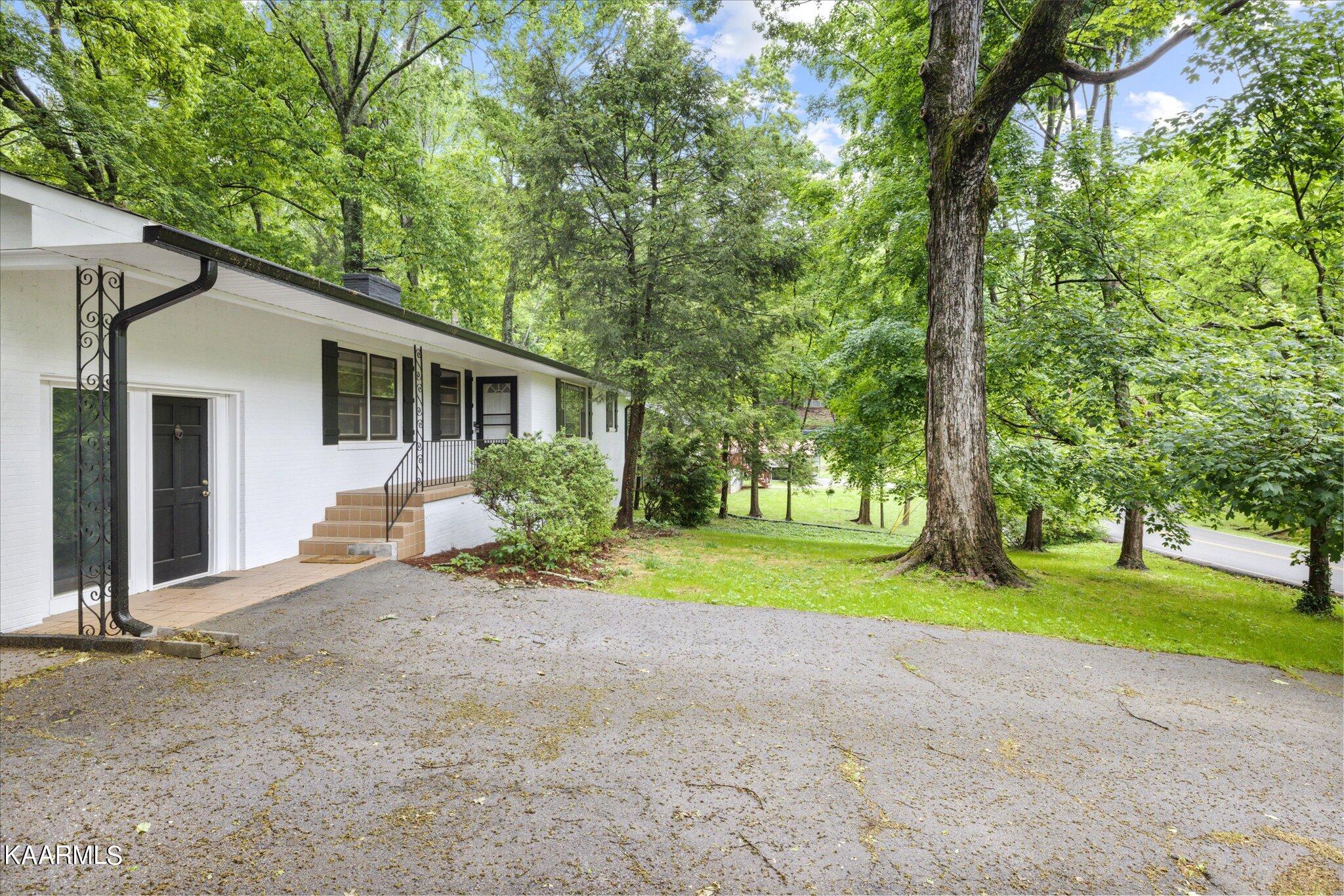5821 Briercliff Road Knoxville, TN 37918 - Photo 2 of 25 02-IMG_0010