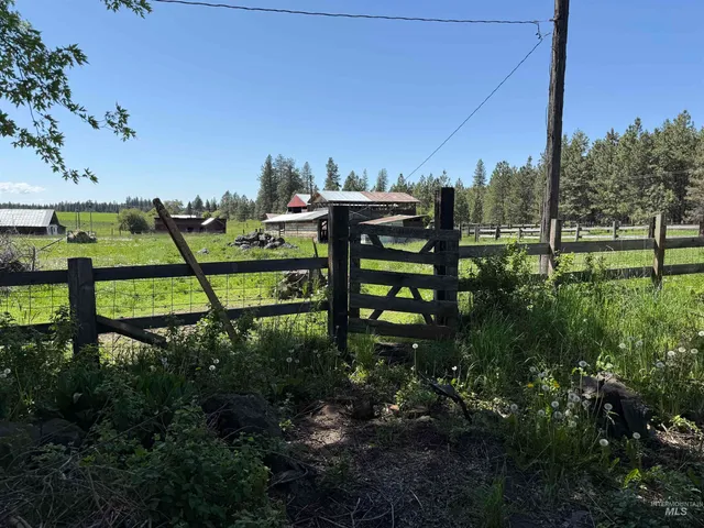 $499,000 | 5656 Three Mile Road, Weippe, ID 83553