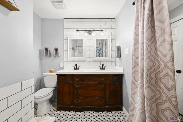 $274,999 | 17805 Greenwell Springs Road, Greenwell Springs, LA 70739