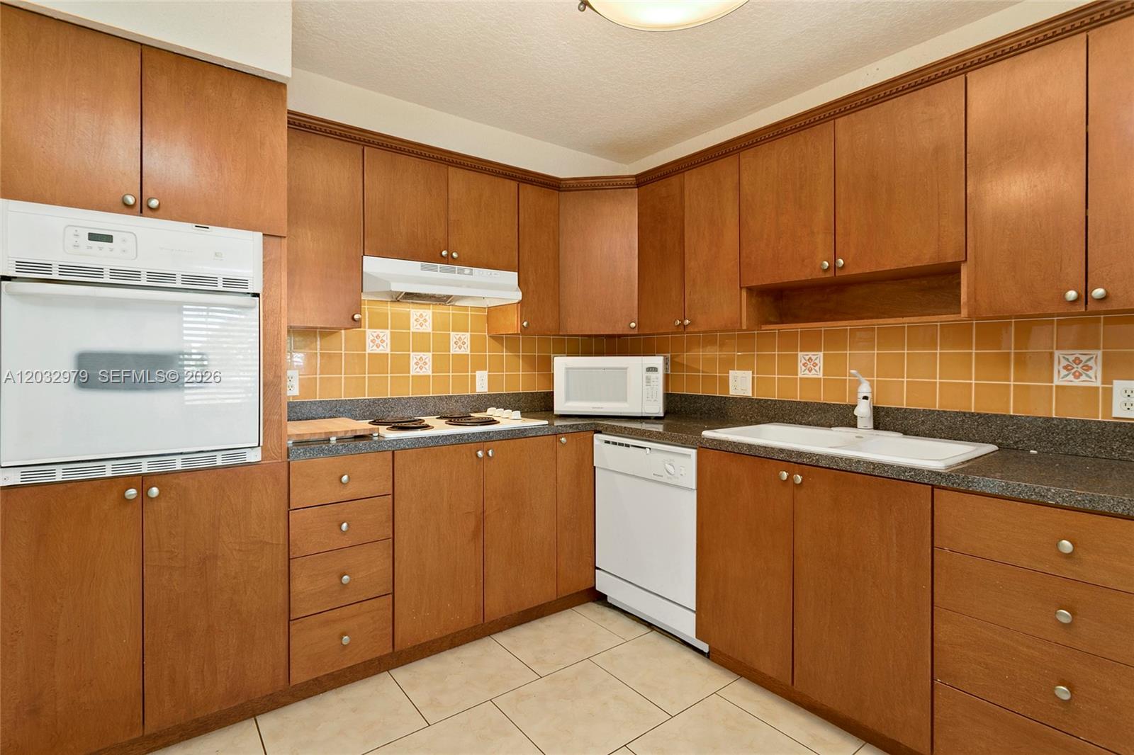 300 Racquet Club Road, Unit 104 Weston, FL 33326 - Photo 8 of 19