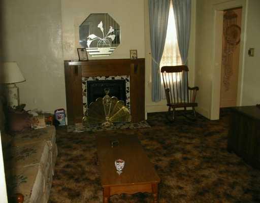 222 Prestley Road Bridgeville, PA 15017 - Photo 4 of 7 Living Room.