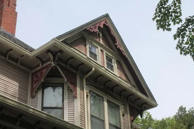 a view of house with outdoor seating space