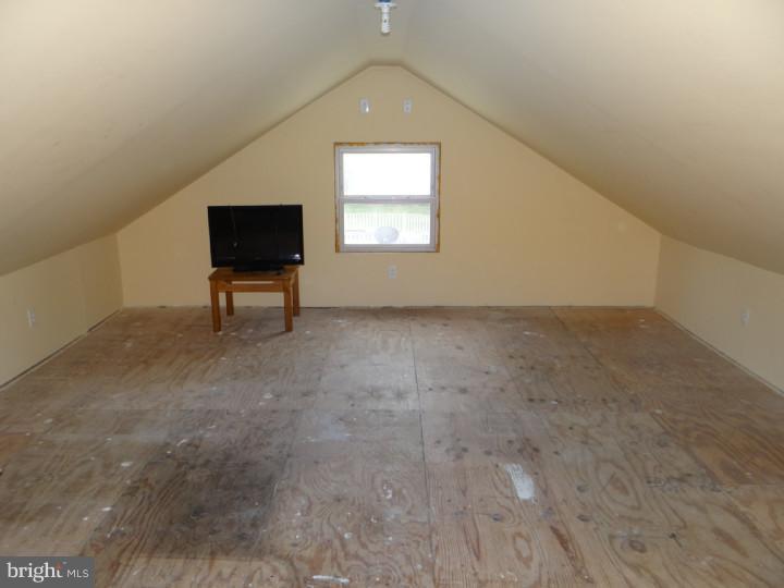 2225 Edgely Road Levittown, PA 19057 - Photo 14 of 24 Gallery Image 14