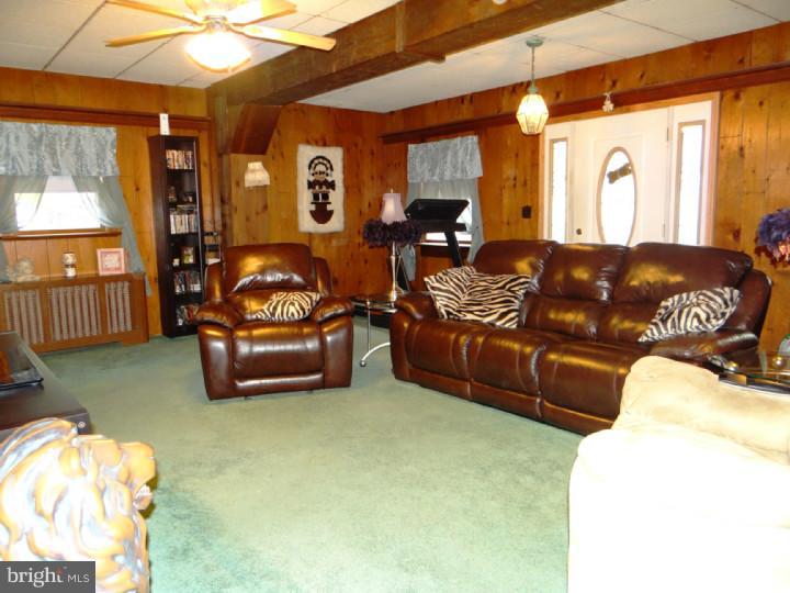 2225 Edgely Road Levittown, PA 19057 - Photo 4 of 24 Living Room