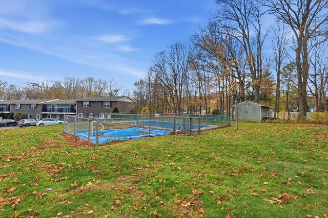 $265,000 | 40 Woodridge Drive, Unit 40, Cheshire, CT 06410