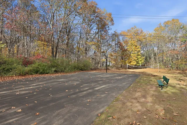 $265,000 | 40 Woodridge Drive, Unit 40, Cheshire, CT 06410