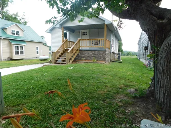 $164,900 | 237 East Karnes Court, Pekin, IN 47165