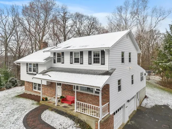 $900,000 | 11 Ethelyn Circle, Maynard, MA 01754