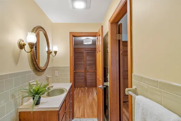 $900,000 | 11 Ethelyn Circle, Maynard, MA 01754