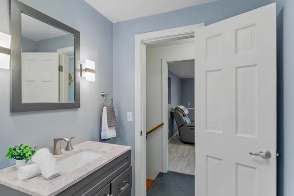 $900,000 | 11 Ethelyn Circle, Maynard, MA 01754