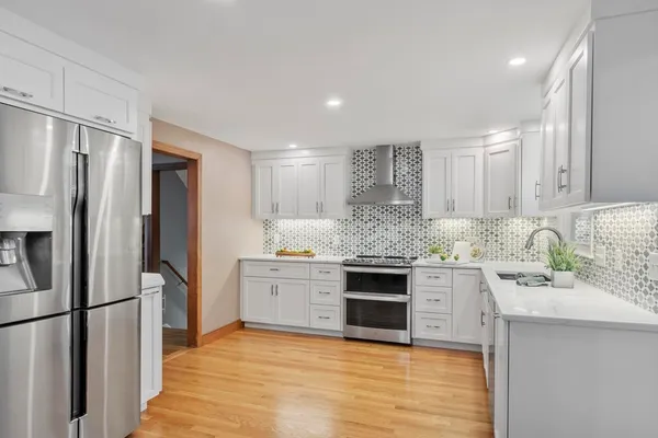 $900,000 | 11 Ethelyn Circle, Maynard, MA 01754