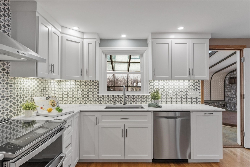 11 Ethelyn Circle Maynard, MA 01754 - Photo 10 of 40