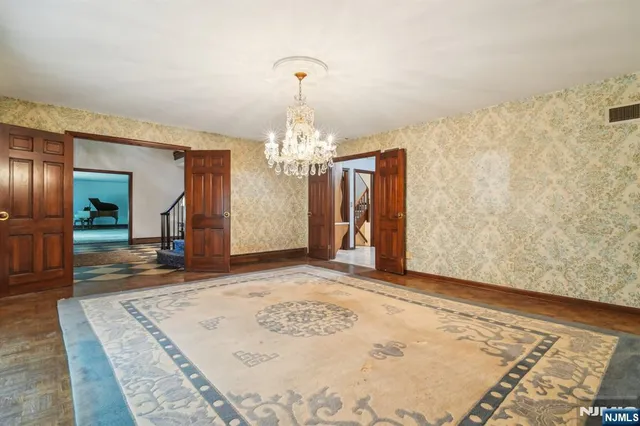 $2,149,000 | 75 Woodcliff Lake Road, Saddle River, NJ 07458