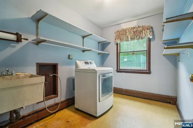 $2,149,000 | 75 Woodcliff Lake Road, Saddle River, NJ 07458