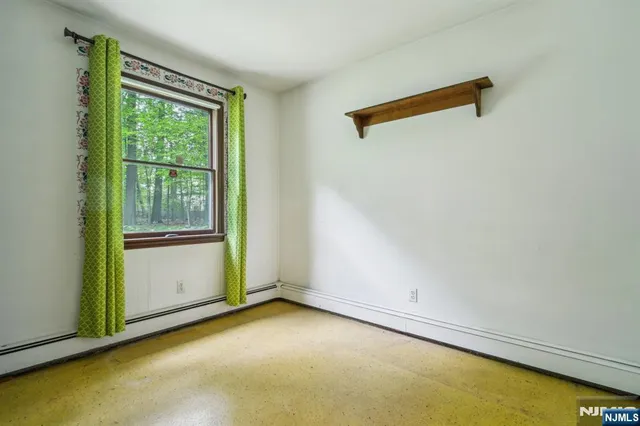 $2,149,000 | 75 Woodcliff Lake Road, Saddle River, NJ 07458