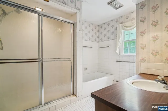 $2,149,000 | 75 Woodcliff Lake Road, Saddle River, NJ 07458