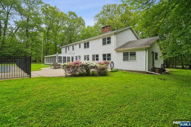 $2,149,000 | 75 Woodcliff Lake Road, Saddle River, NJ 07458