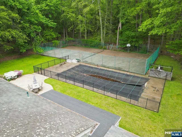 $2,149,000 | 75 Woodcliff Lake Road, Saddle River, NJ 07458