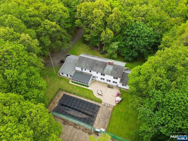 $2,149,000 | 75 Woodcliff Lake Road, Saddle River, NJ 07458